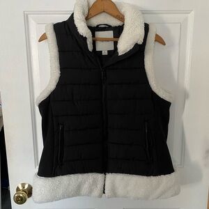 Maurices Puffer Vest Insulated Black Faux Sherpa Trim Women’s Sz L
